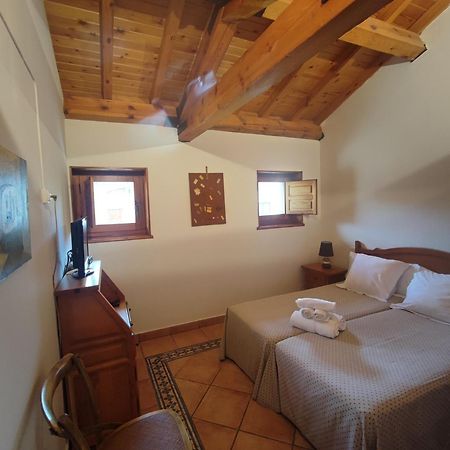 Posada De Serrada Serrada de la Fuente Dış mekan fotoğraf