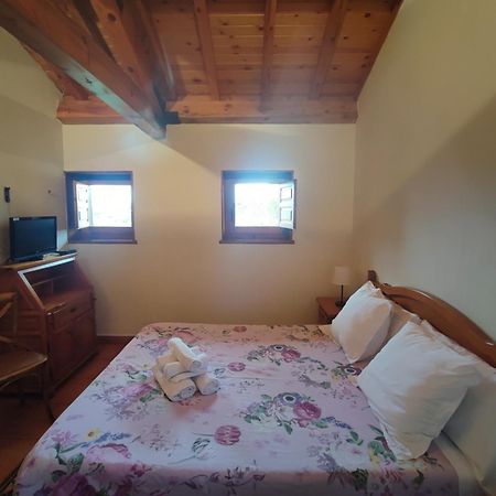 Posada De Serrada Serrada de la Fuente Dış mekan fotoğraf