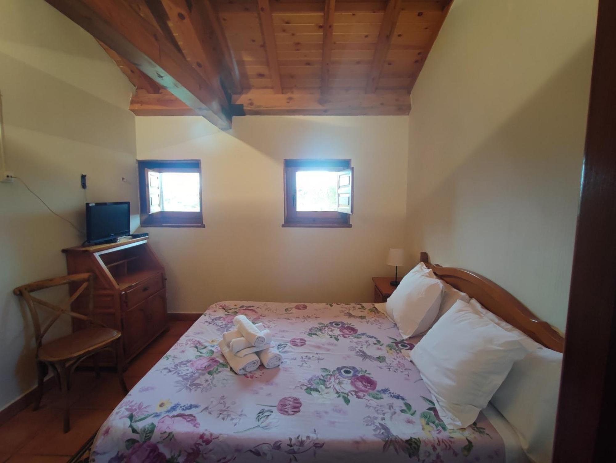 Posada De Serrada Serrada de la Fuente Dış mekan fotoğraf